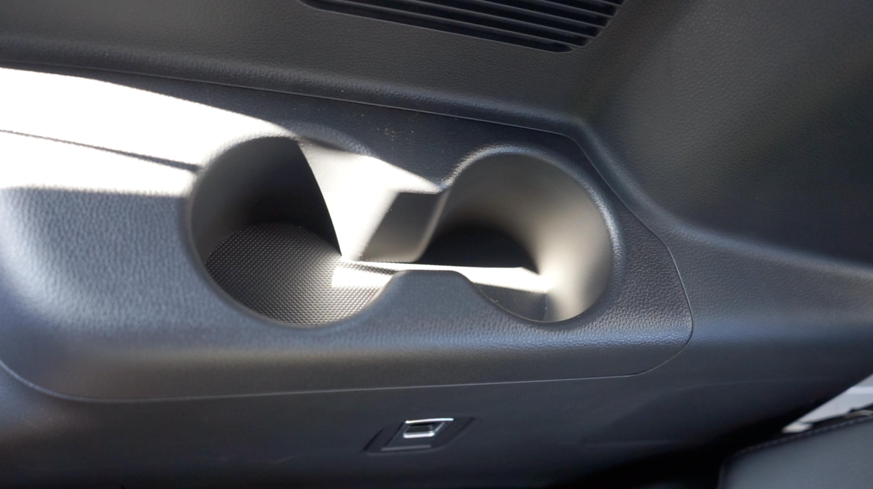 皇冠陆放银色到店实拍,皇冠陆放七座混动版2021长宽高