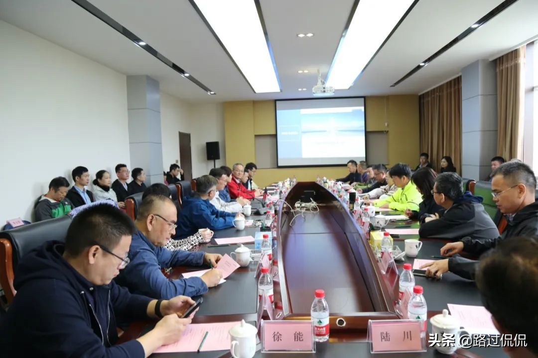 追光筑梦,追光逐梦点亮未来