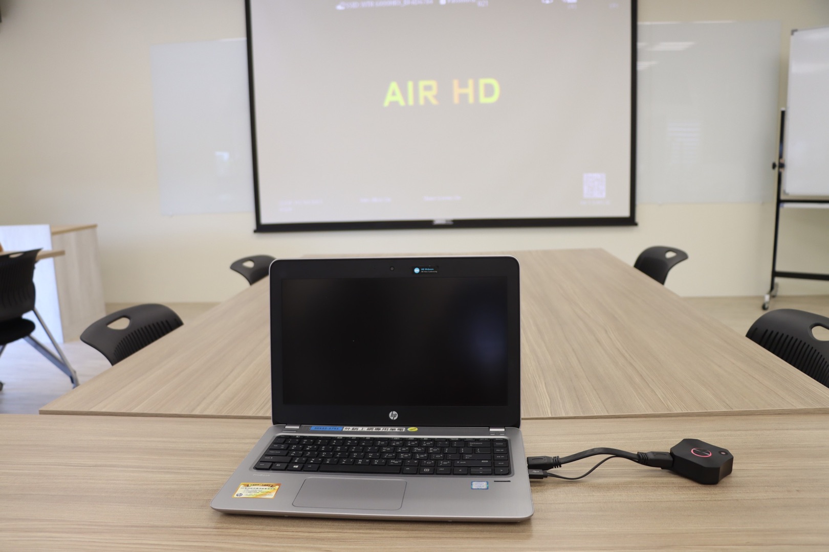 电脑无线投屏到投影仪免费软件,台式电脑连接投影仪投屏怎么操作