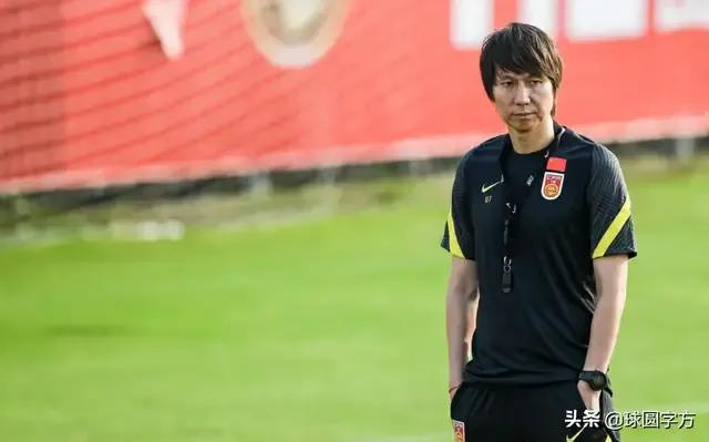 国足队长是吴曦还是蒿俊闵,国足现任队长吴曦