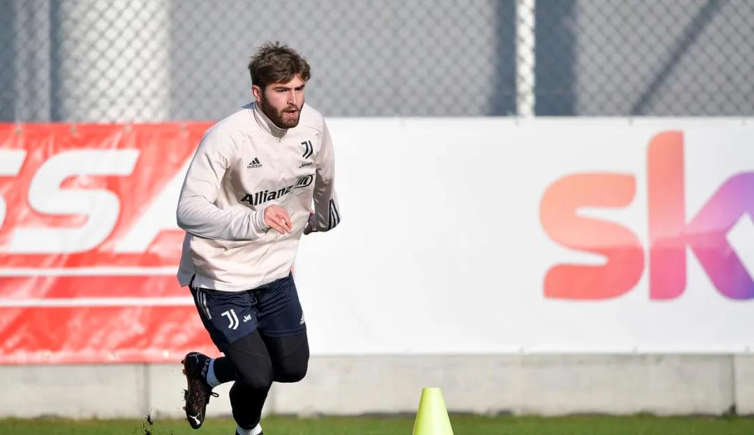 巴萨阿图尔受伤,阿图尔为什么缺阵