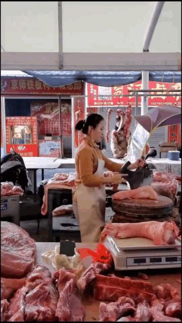 搞笑gif段子妹子你太皮了,搞笑gif段子妹子有点太淘气了