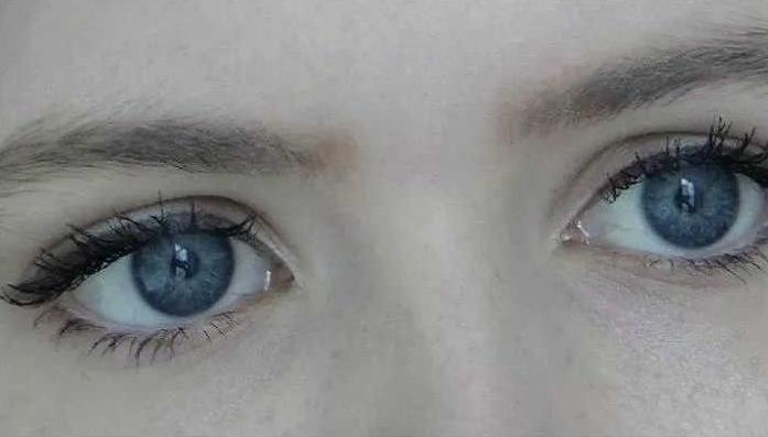 阿佳妮被弃，苏菲玛索未婚生子，泽塔琼斯和大25岁的老公相守到老