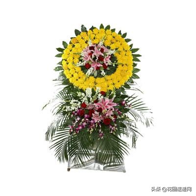 花圈挽联需要写什么名字,花圈怎么写挽联和称呼