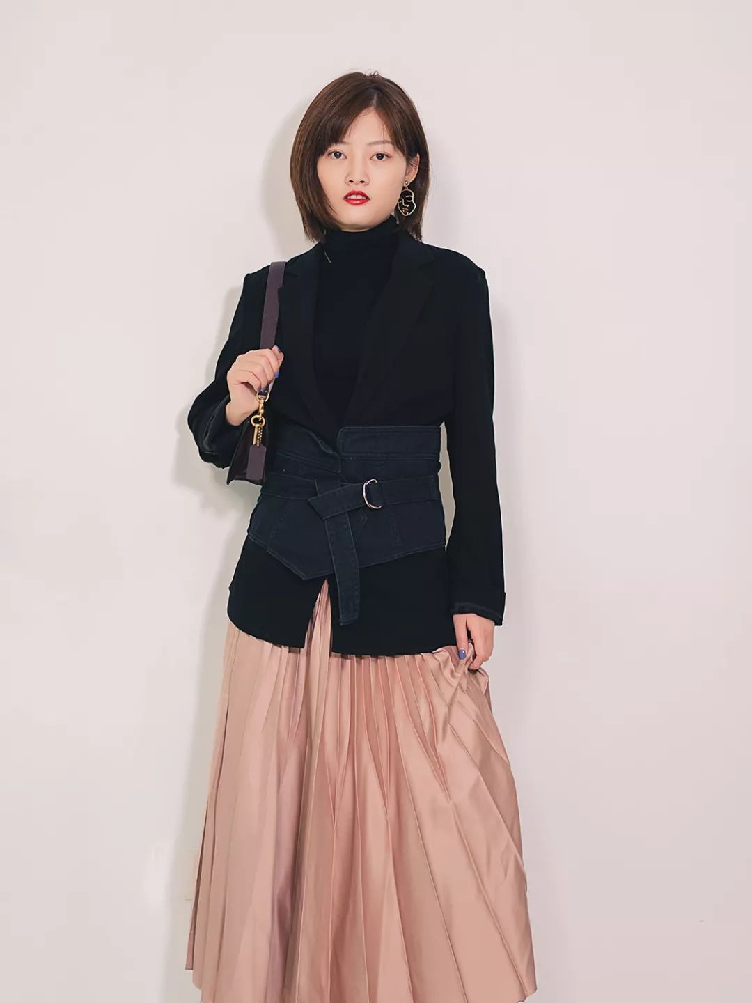 买的衣服不知道怎么穿搭,买了衣服不知道怎么搭配裤子