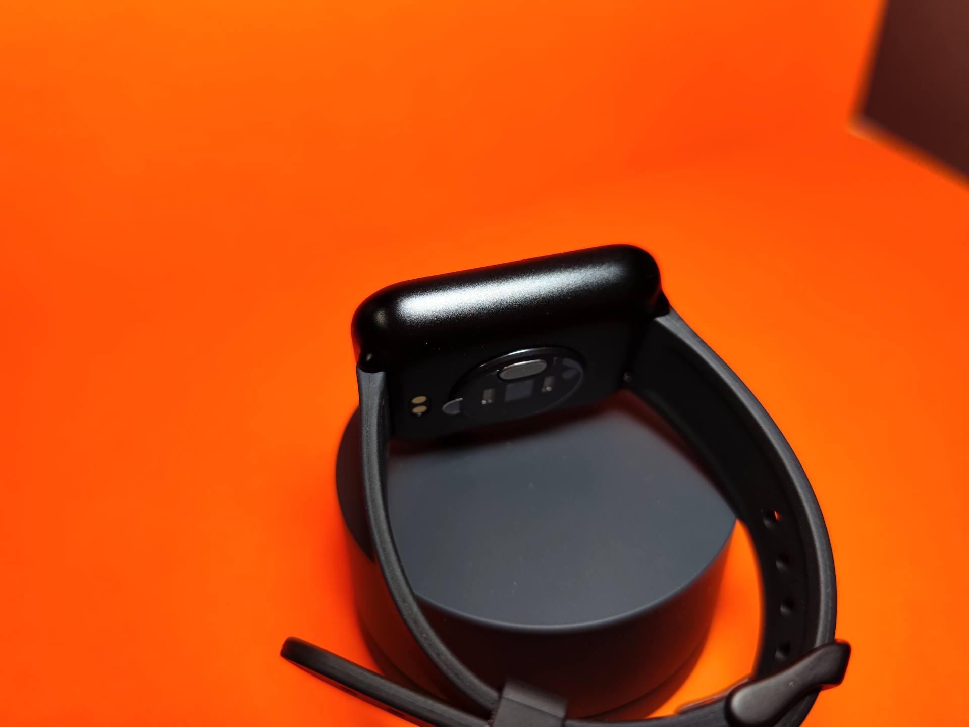 能测气温气压的智能手表,可监测体温和血糖的手表