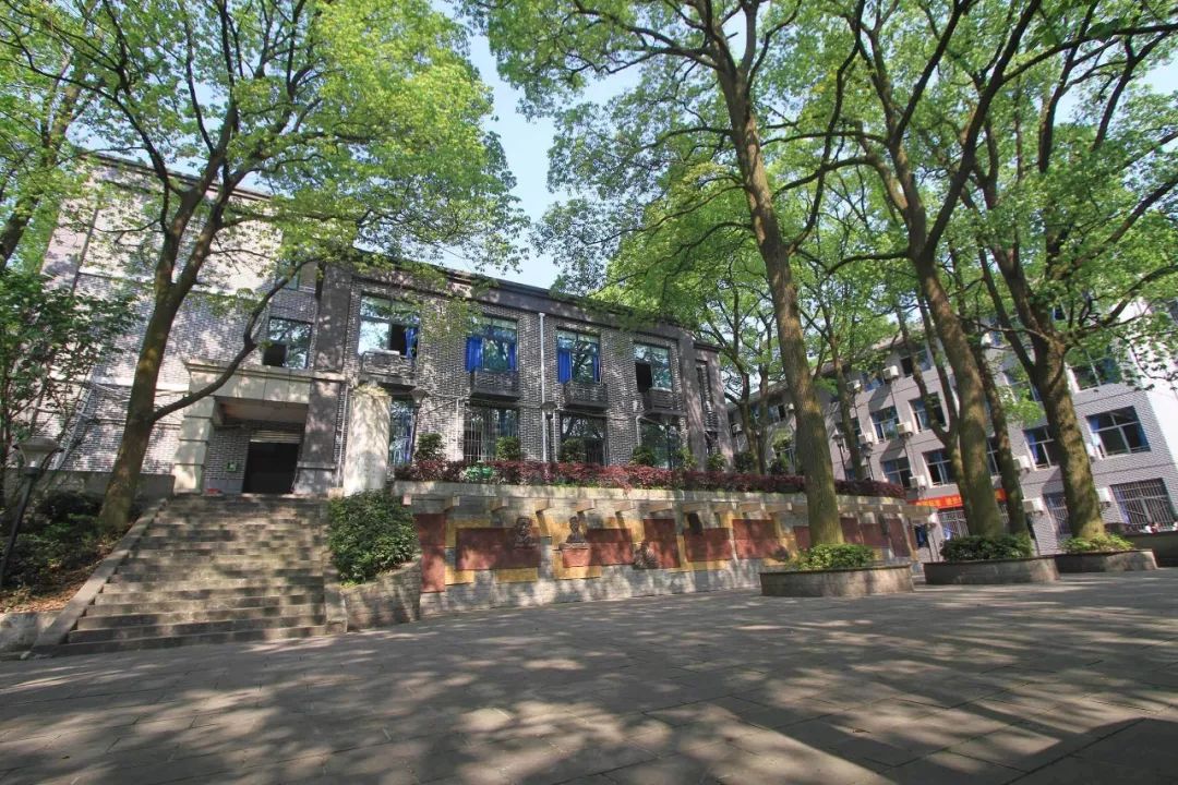 重庆哪所学校环境最好,重庆环境最差的学校