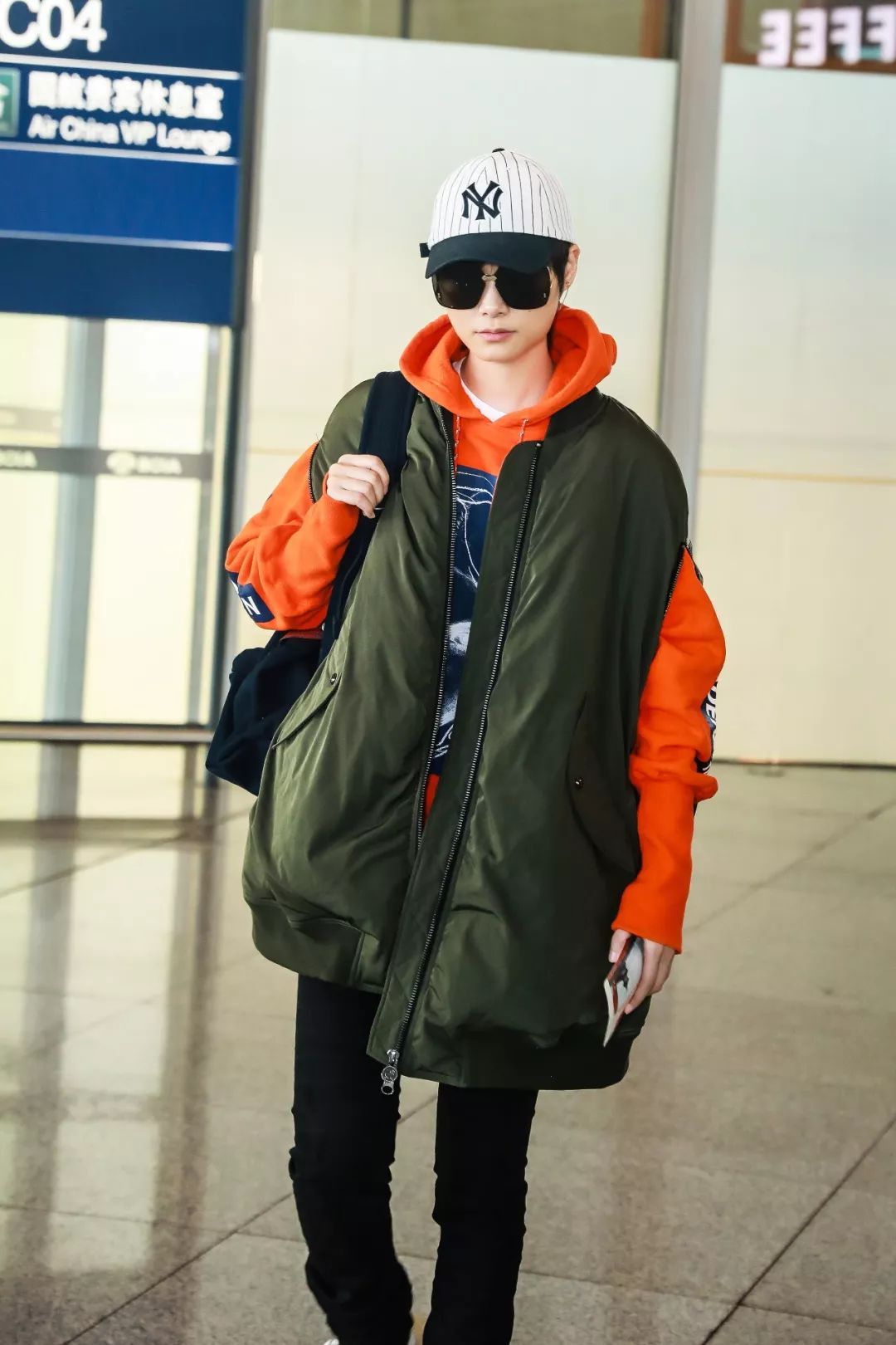 为了抢全球大咖都在翻牌的羽绒服，我差点挤晕在波司登...