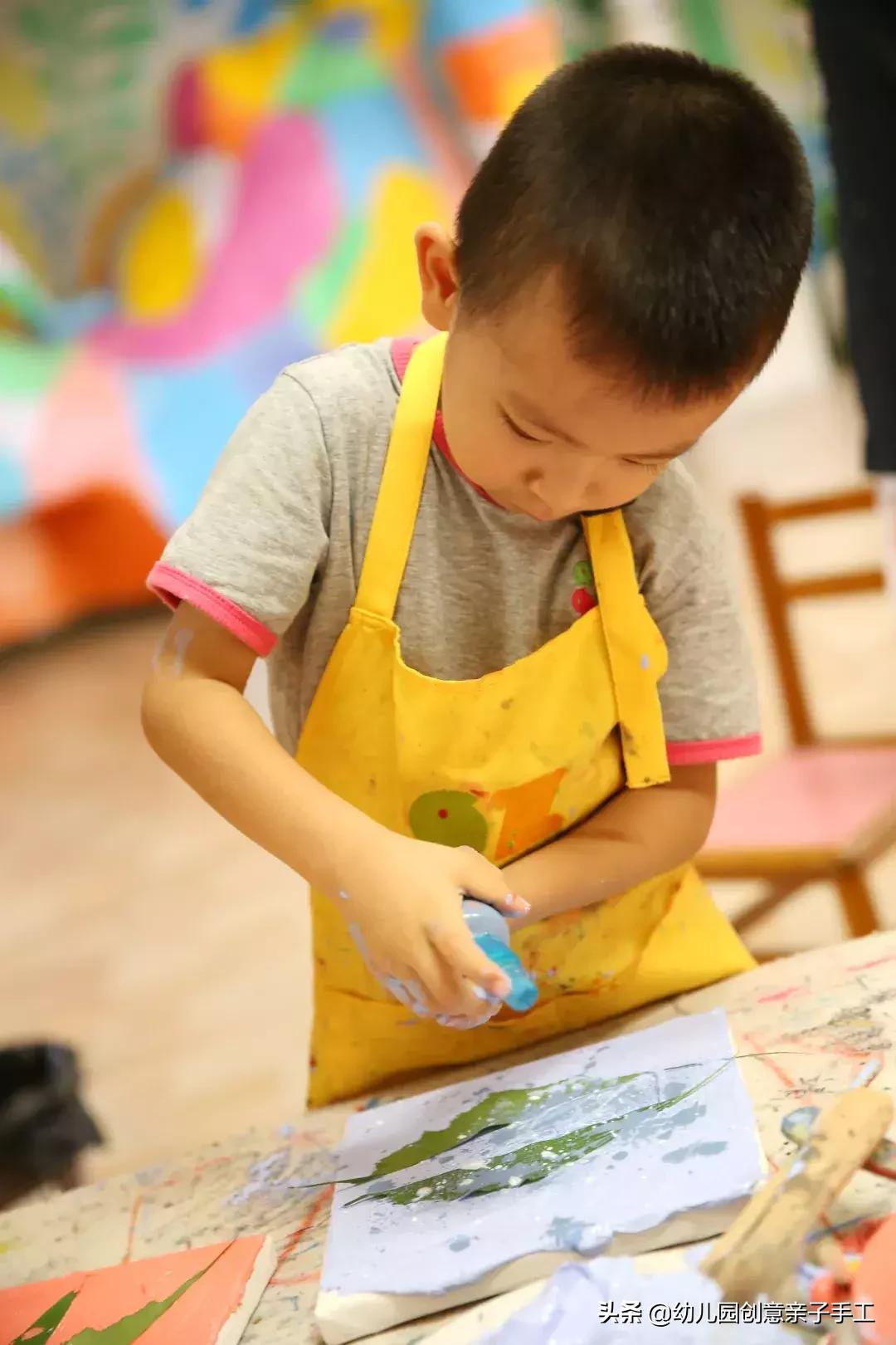 小班美工塑料袋拓印画教案,植物拓印创意教程视频