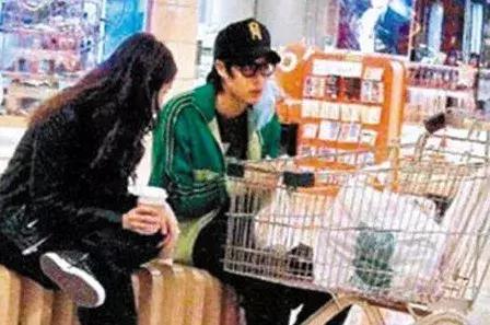 萧亚轩是一个怎样的人呢,萧亚轩有多潇洒