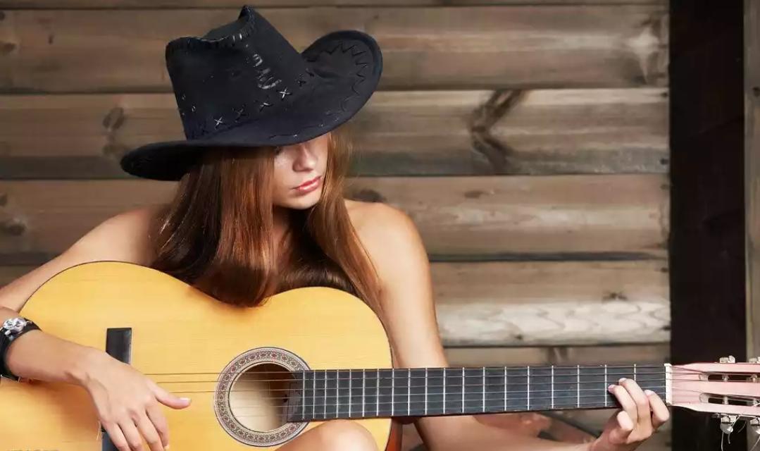 吉他入门初学者遇上吉他琴距离弦高时，该怎么破？