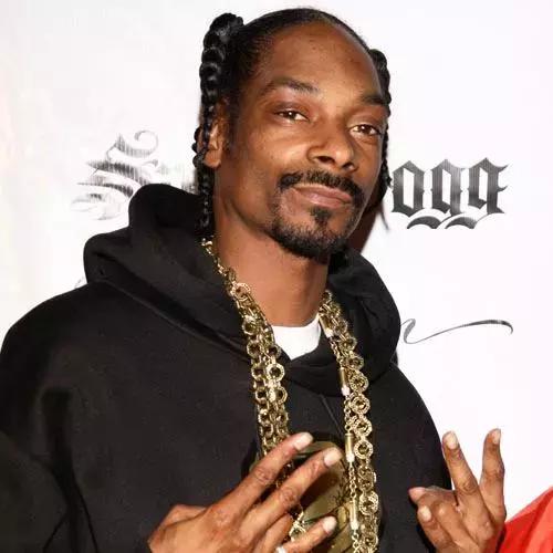 56岁广东潮汕阿姨称霸美国嘻哈圈