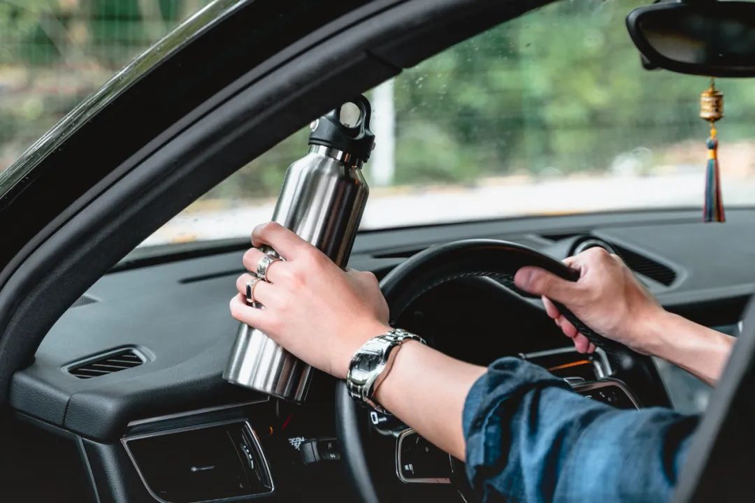 大量保温杯网红高颜值爆款,七彩保温杯网红爆款