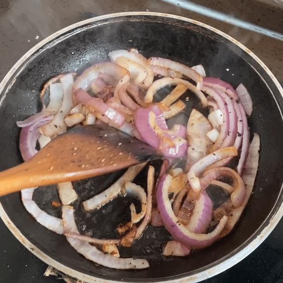 整个朋友圈都在刷《动森》，而我却爱上了在厨房刷锅