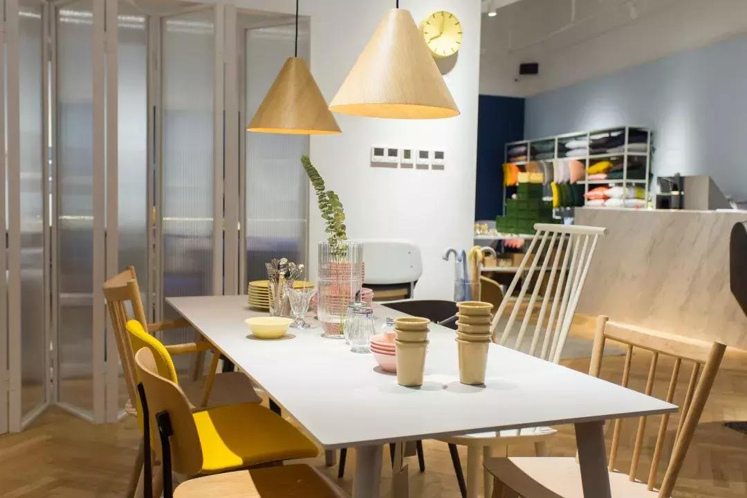 HAY,也许你根本不要那么多,一个微笑的弧线就够了