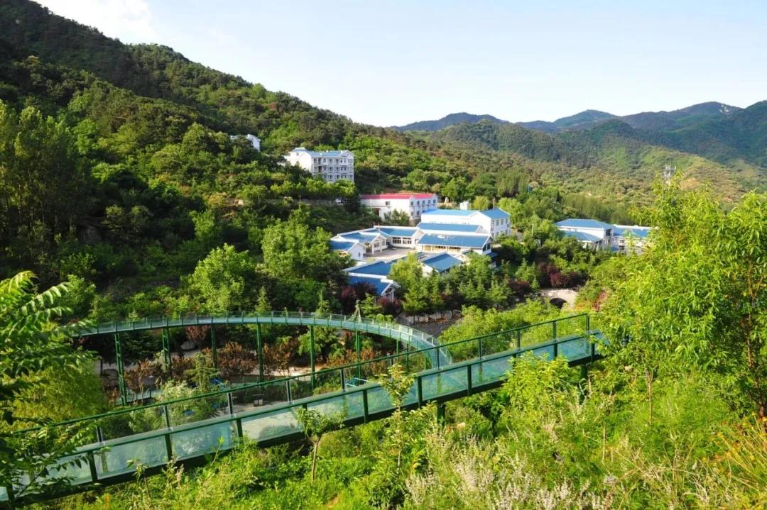 带你峡谷漂流感受一下夏天的气息,端午游玩清凉谷踏浪漂流清凉一夏