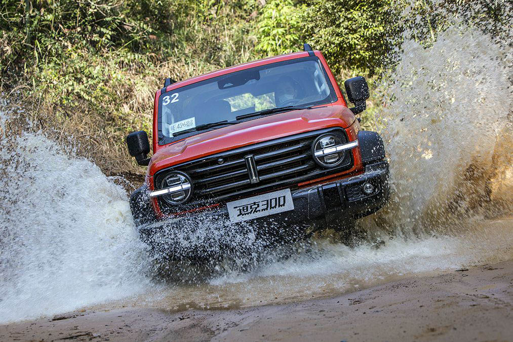 新款bj40和坦克300动力对比,坦克300与北汽bj40发动机