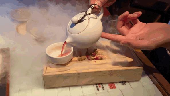 在上海的天花板酒吧“闯关”,喝到第五杯我悟了