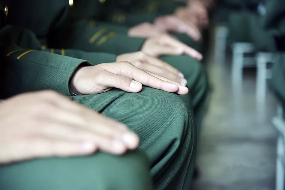 一个部队四级军士长,四级军士长对新兵说的一百句话