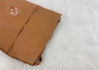 我突袭了同事的包包和办公桌,竟然扒出了这么多秘密