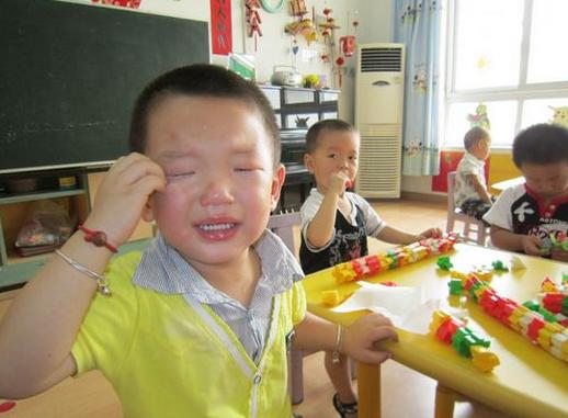 宝宝不满三岁上幼儿园的利弊,孩子三周岁上幼儿园合适吗