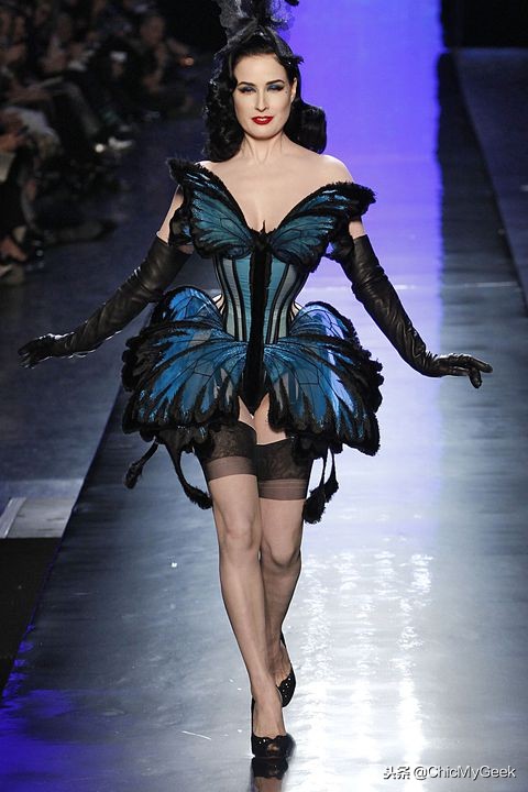 超越情色之上！全球最红脱衣舞娘，也是最优雅的女人