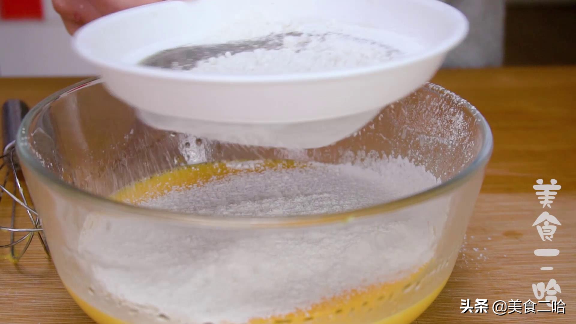 电饭煲蛋糕如何做蓬松不塌,电饭煲蛋糕胚不塌陷不回缩的做法