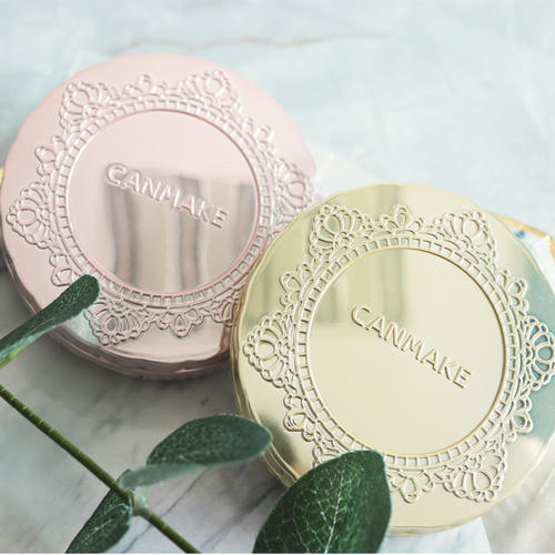 夏天拒绝变成猪刚鬣！防油光，到底是散粉好用还是喷雾？