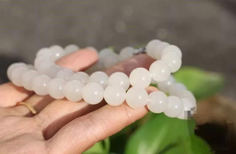 玉镯养人,可以养人的玉镯