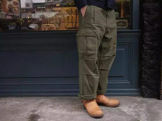 帅气有型还能解放双手，英军的货物短裤你值得拥有