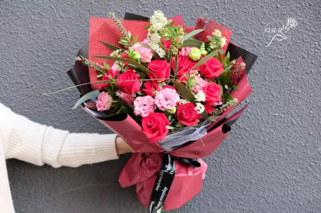 农村花店一个月能挣多少钱,太原开个花店一年能挣多少