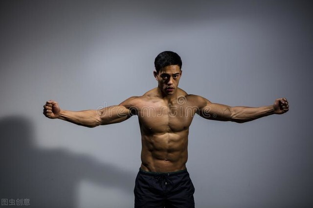 胸肌左右不对称怎么办,胸肌左右不平衡怎么办