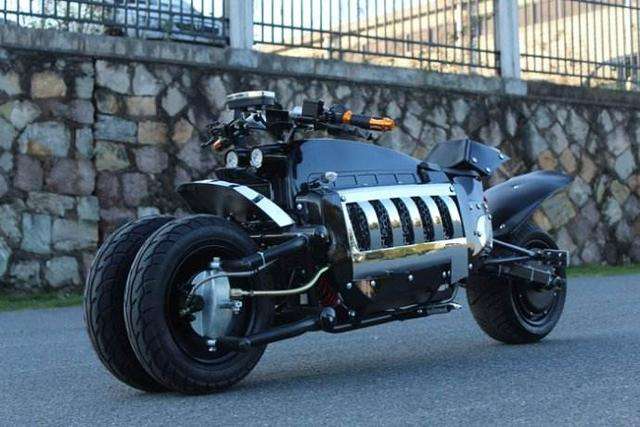 道奇战斧srt是世界上最快的车吗,比道奇战斧还快的摩托车