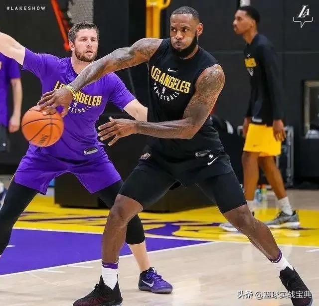 口袋传球和勺子传球,口袋传球现实中能做到吗