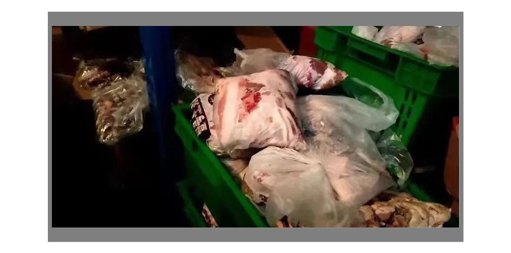 济南超市臭猪肉,济南一超市变质肉