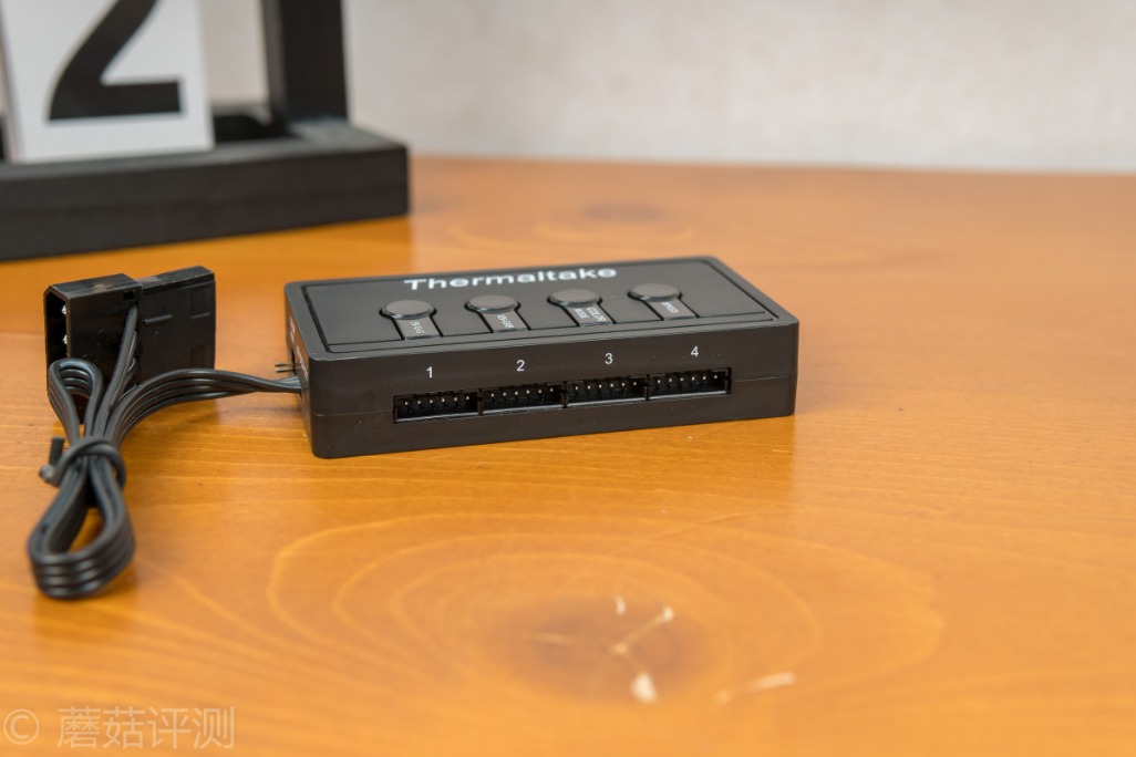 打造一款外观漂亮的机箱,从更换风扇开始——Tt玲珑RGB机箱风扇