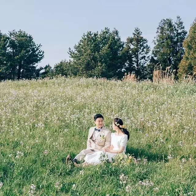 不拘泥形式的婚纱照,婚纱照小众风格这样拍也好看