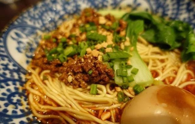 冬天情侣去哪里旅游最适合,适合情侣两三天的短途冬日旅游