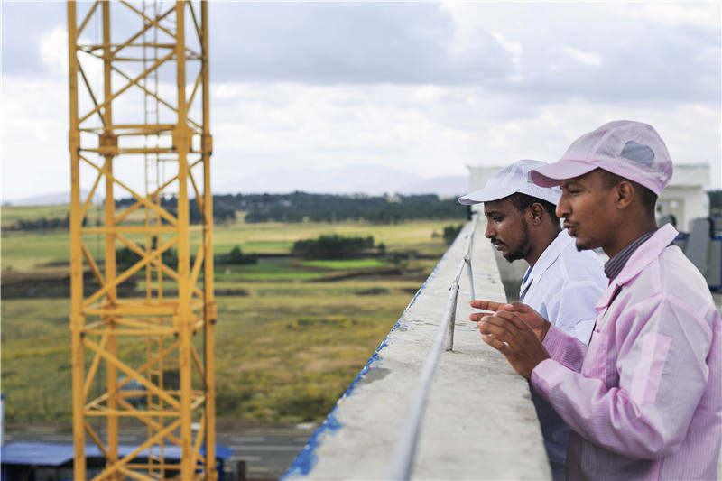 这家中国手机公司在中国不卖1台手机,在非洲却占半壁江山,“非洲手机之王”传音是如何诞生的?