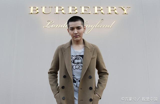 巴宝莉风衣最经典的款式什么系列 (巴宝莉为什么能成为风衣的代名词)