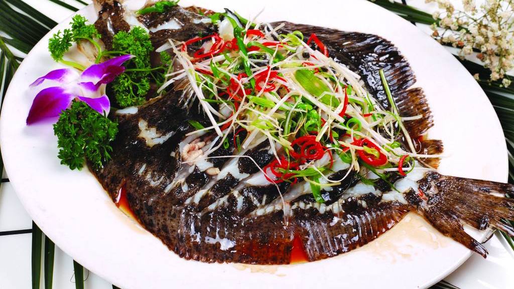 清蒸多宝鱼口感及营养价值,清蒸多宝鱼简单易学鲜美软嫩