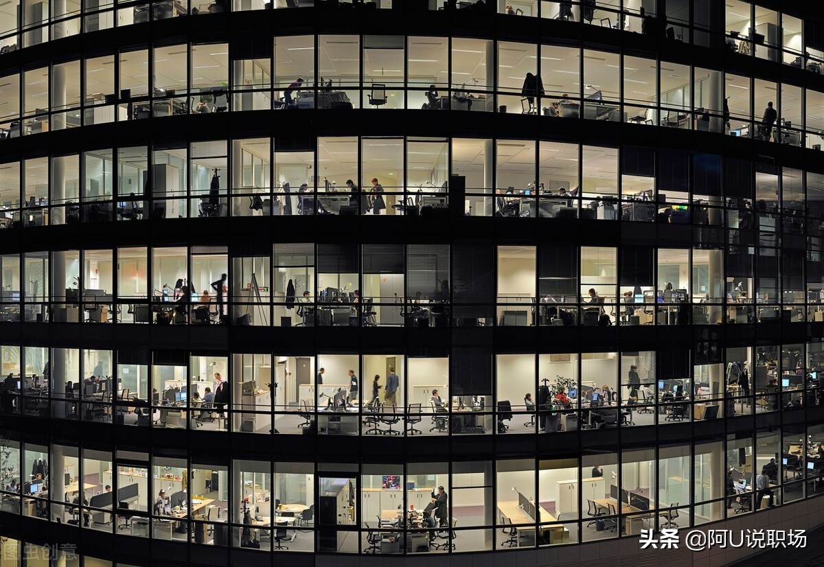 雷军顺势而为才是企业成功的关键,小米创始人雷军的第四次年度演讲