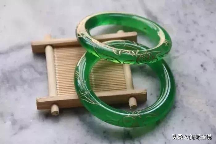 翡翠坏了怎么快速修复,翡翠吊坠碎了怎么修复