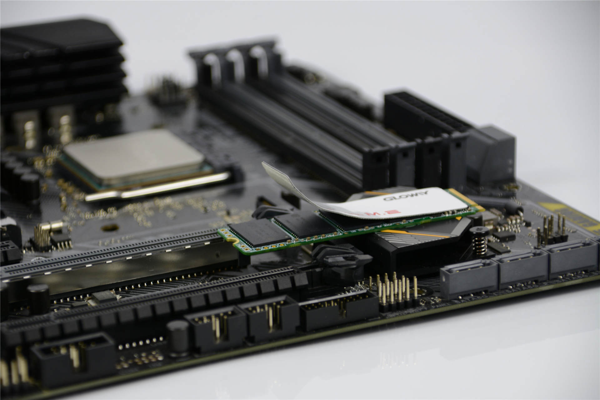 没涨价前机械硬盘价格,光威固态硬盘骁将