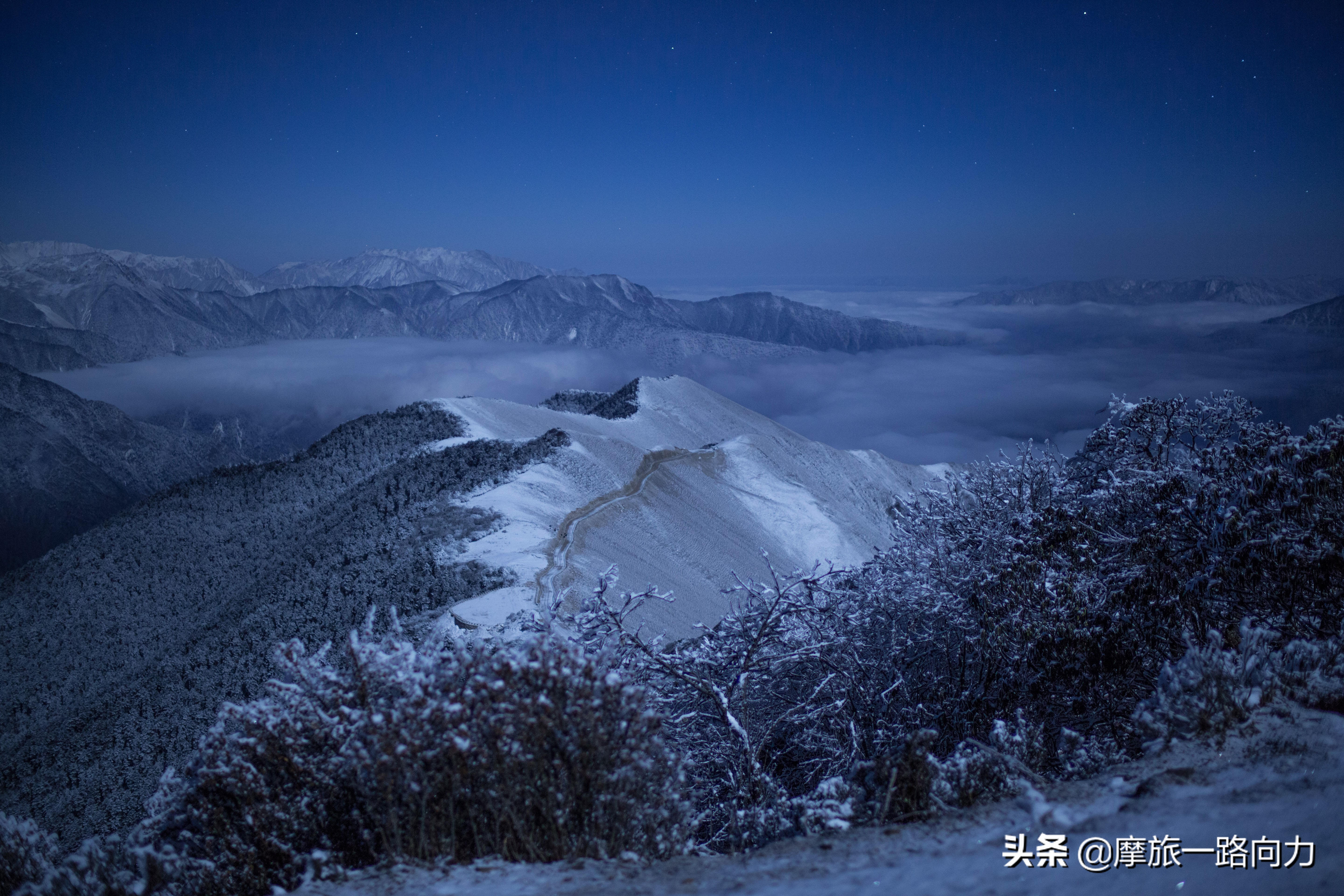 骑着本田NC750X摩旅网红地《达瓦更扎》