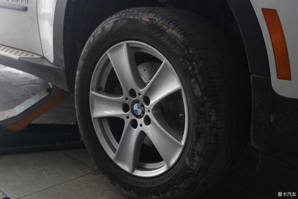 宝马x5前刹车盘标准厚度,宝马x5更换手制动电脑