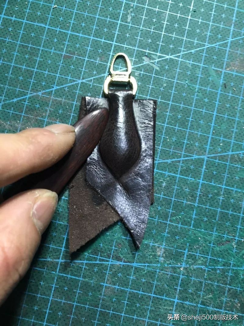 皮包拉链头坏了，教你如何制作起鼓拉链头