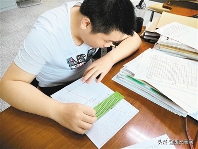 特教老师你知道吗？西安独臂老师组建盲生足球队