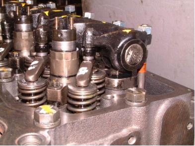 小松pc240-8故障码,小松240-8喷油器电压