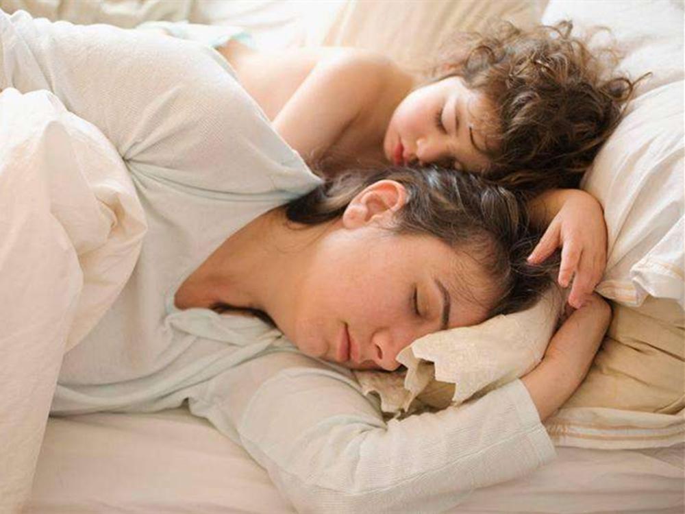 哄孩子睡觉时崩溃的心情,哄娃睡觉哄到情绪崩溃怎么办